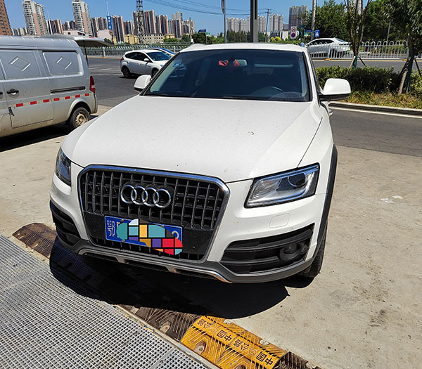 汽車(chē)擋風(fēng)玻璃上有劃痕怎么修復(fù)？